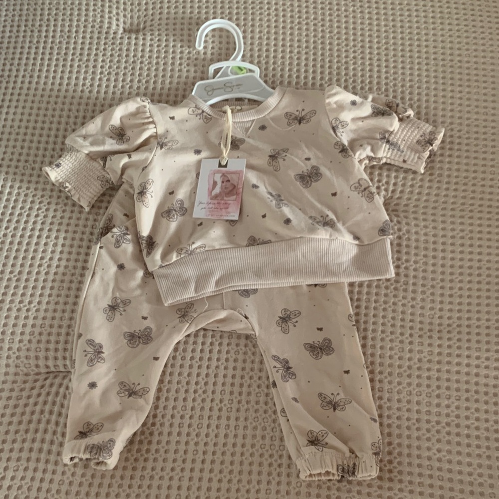 Jessica Simpson Baby- Beige Butterfly cozy sweatSet